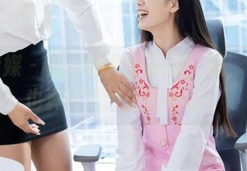 物恋传媒 - 嘉木的户外图册，哦，那些树也真可爱…但没她好。
