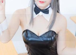 下载神乐坂真东的战斗修女cos,似乎是在进入一种新次元…