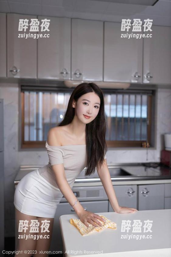 秀人网-俞漫 秀人网 - 分享俞漫的美足,别忘了你自己的沙发!