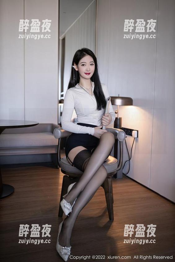 秀人网-小小白思宜 秀人网 - 小小白思宜在旅拍中展现的写真集,是传说中的资源奇遇记,哈哈,神奇又有趣!