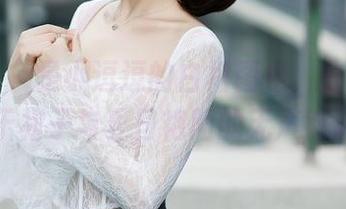 秀人网 - 是小逗逗的白裙图包,分享这场关于裙子与夏日艳阳的无声对话!