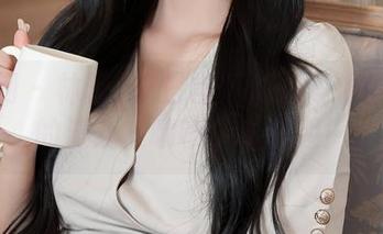 秀人网 - 林若凡F日常写真：窥探镜头里的漫戏，啧啧，真有趣！