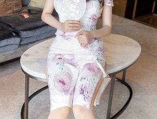 秀人网 - 梦娜Vanessa的免费“修女”作品，置身其中，真有种想要跟她聊天的冲动。