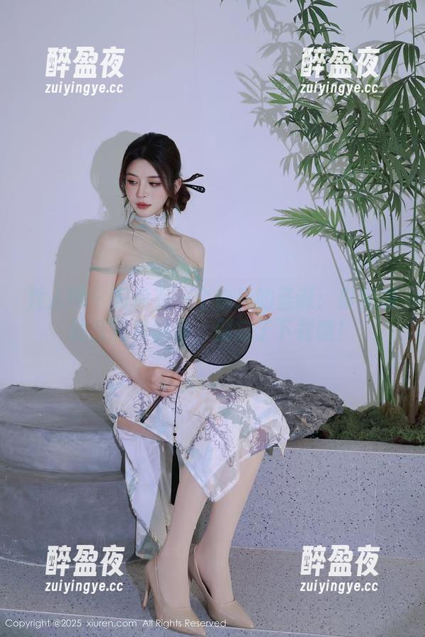 秀人网-江真真 秀人网 - 祝你有一个快乐的圣诞:影音版的江真真图集,别忘了下载哦!