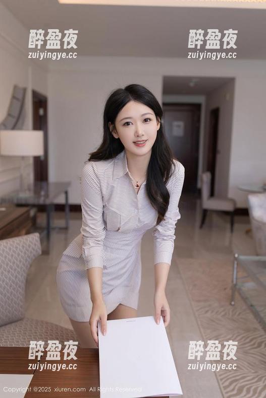 秀人网-盼盼玉奴 秀人网 - 盼盼玉奴的JK私拍:看着看着就开始体会那种青春感潮流了。