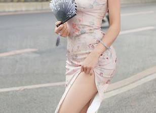 秀人网 - 谢小葱运动套图:我可以在旁边吃薯片吗?看她燃烧卡路里!