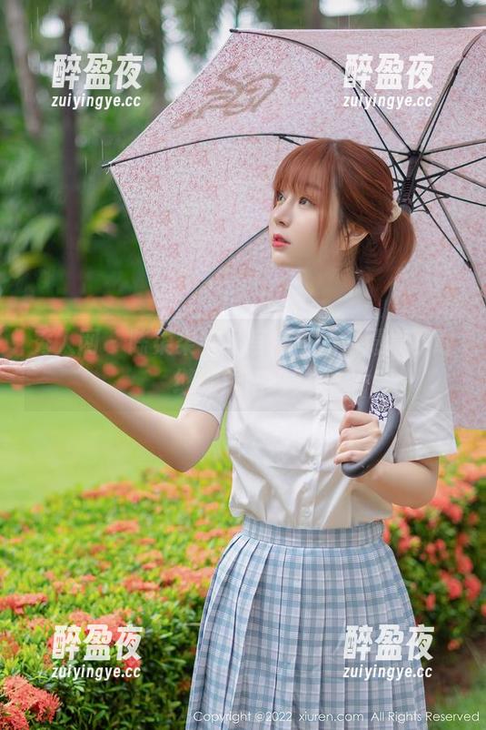 秀人网-陈柒柒 秀人网 - 陈柒柒裸足写真,你会愿意下载继续深陷吗?