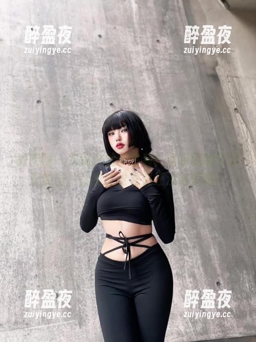 粉色的猪陈佩奇 微密圈 - 定制白丝学生装?粉色的猪陈佩奇的图片让我感觉暑假还没结束啊!