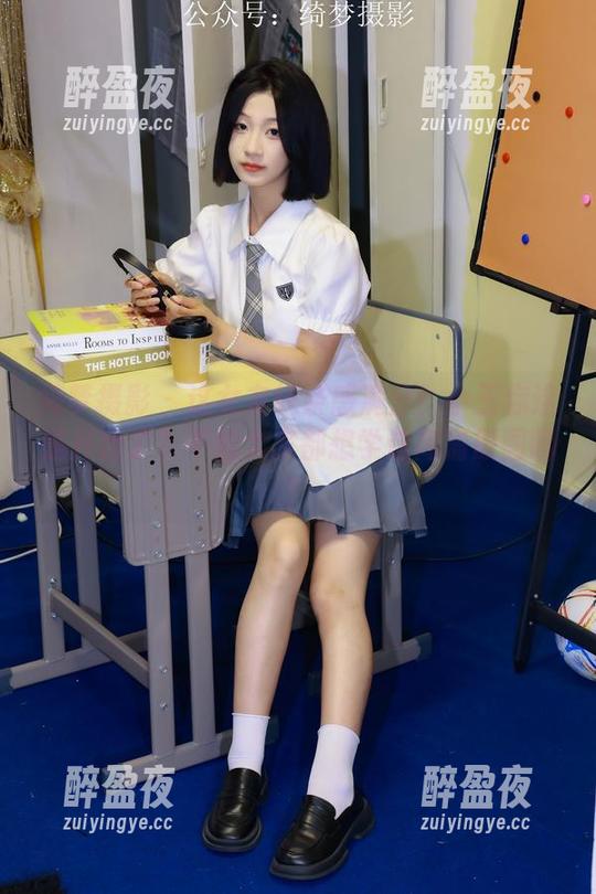 绮梦摄影-小玉 绮梦摄影 - 这女友线条感满分!小玉你这是开挂了?不怕大家都想学这高清原图吗?