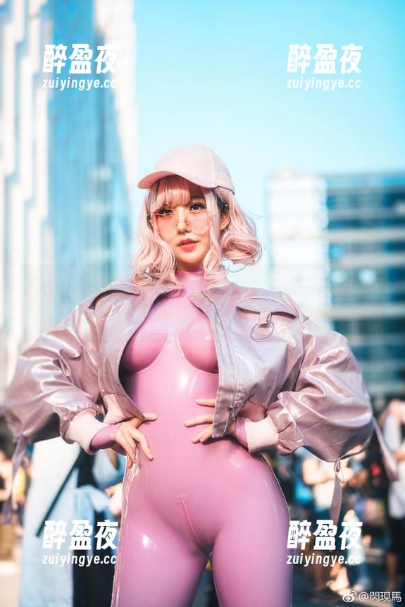 菌烨tako 水手服写真:看菌烨tako如何与海风热舞,顺便捞起我的心!
