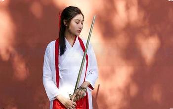 蜜桃社 - 伊琳和她的“灰丝”——有种让人想多看几遍的美图
