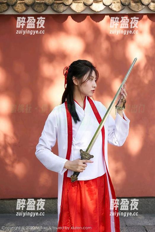 蜜桃社-伊素妍 蜜桃社 - 伊素妍图集:居家风,懒得出门也要有范儿!