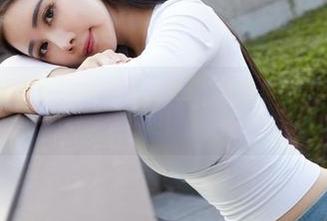 蜜桃社 - 当缇娜美Tinami遇上女王：图库里比皇冠更闪耀的自拍！