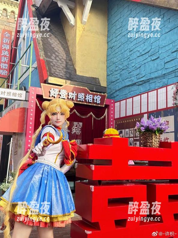 许枳 走路不如停下来看!许枳高跟鞋,像是给平地加了特效,原图速来下载!