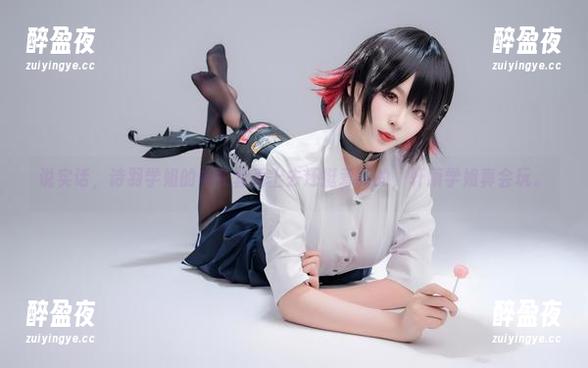 轩萧学姐 说实话,诗羽学姐的内衣套看上去还挺惹眼的,轩萧学姐真会玩。
