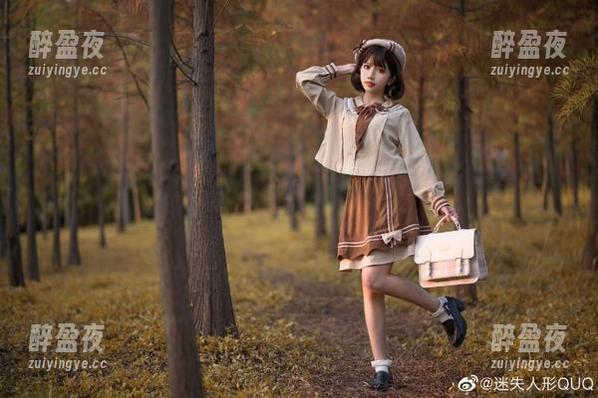 迷失人形QUQ 迷失人形QUQ与犬:私拍中的不羁气息