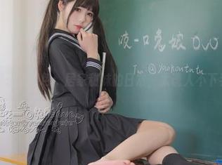 下载黏黏团子兔图包:居家甜妹的日常,太诱人不下手会后悔!