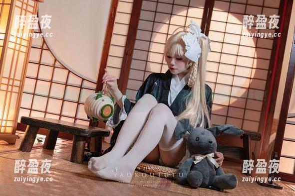 黏黏团子兔 黏黏团子兔的美图&壁纸时刻,真是个天真烂漫的小剧场呢!